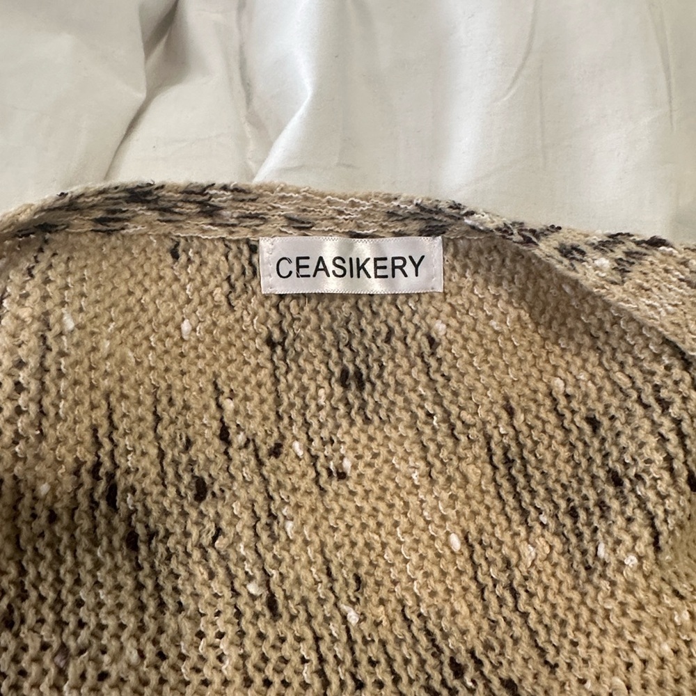 Chic Beige and Brown Cowl Neck Sweater with Fringe - Picture 3 of 8